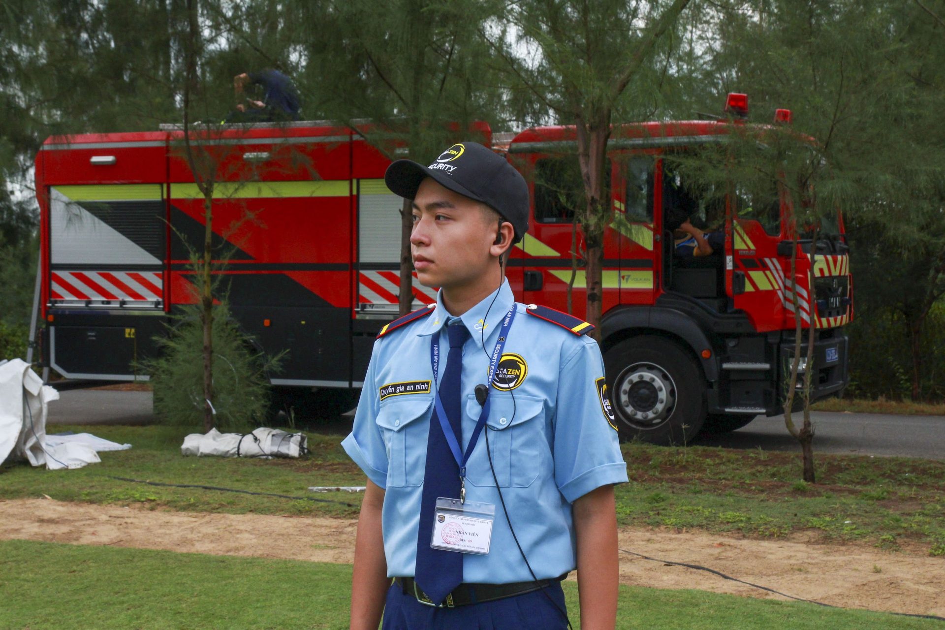Phải luôn giữ liên lạc và phối hợp nhịp nhàng với nhân viên và lãnh đạo công ty